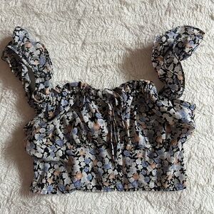 Floral Ruffle Sleeve Crop Top